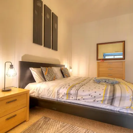 Enormous 3bedrooms Seafront With Balcony Pdeh1-1 Apartment Sliema