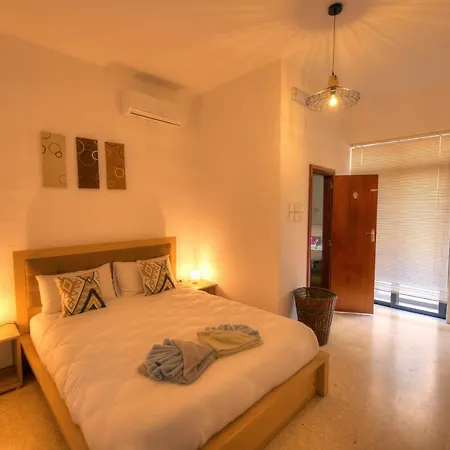 Apartment Enormous 3bedrooms Seafront With Balcony Pdeh1-1 *