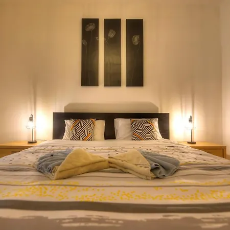 Enormous 3bedrooms Seafront With Balcony Pdeh1-1