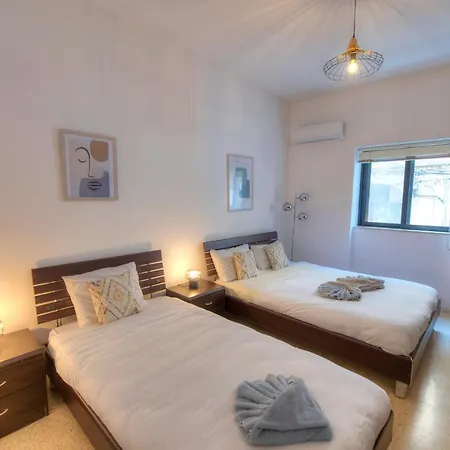 Enormous 3bedrooms Seafront With Balcony Pdeh1-1 * Sliema