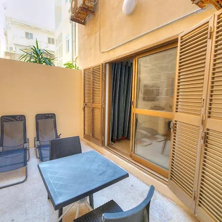 Enormous 3bedrooms Seafront With Balcony Pdeh1-1 Sliema