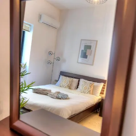 Enormous 3bedrooms Seafront With Balcony Pdeh1-1 * Sliema