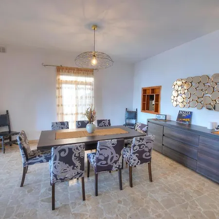 Enormous 3bedrooms Seafront With Balcony Pdeh1-1 アパート スリーマ