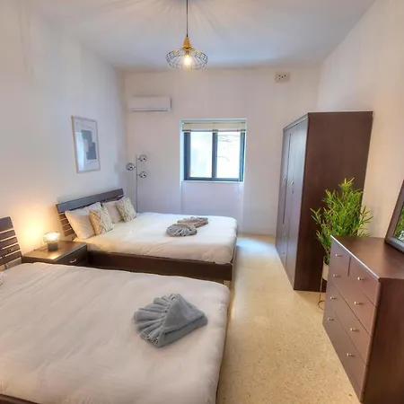 Apartment Enormous 3bedrooms Seafront With Balcony Pdeh1-1