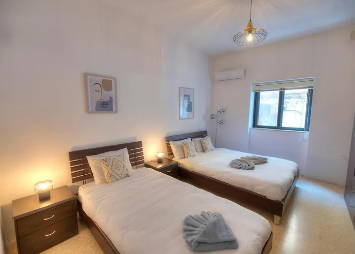 Enormous 3bedrooms Seafront With Balcony Pdeh1-1 * Sliema