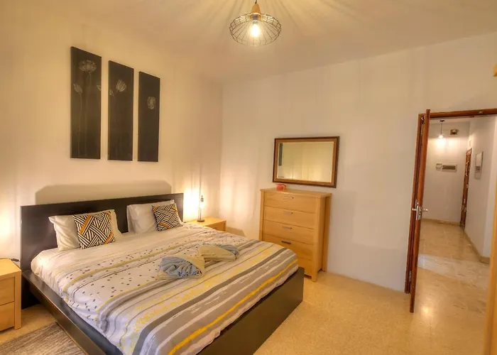 Enormous 3bedrooms Seafront With Balcony Pdeh1-1 Daire Sliema