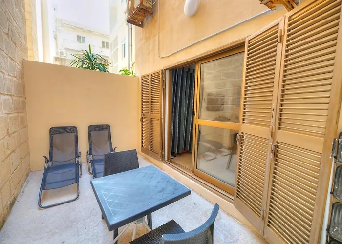 Enormous 3bedrooms Seafront With Balcony Pdeh1-1 Sliema