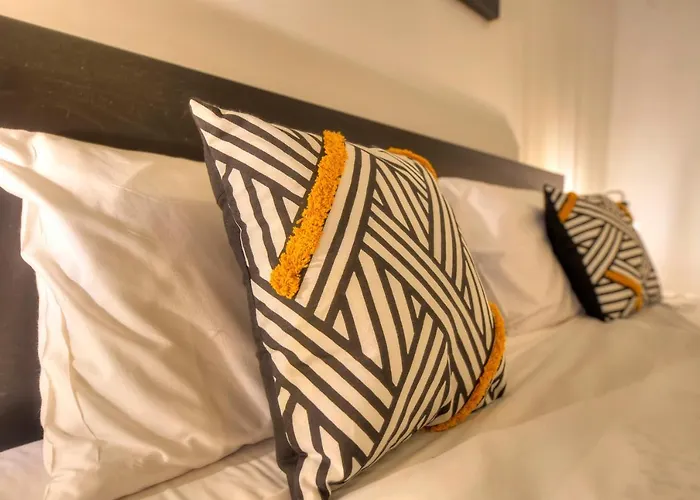 Enormous 3bedrooms Seafront With Balcony Pdeh1-1 * Sliema