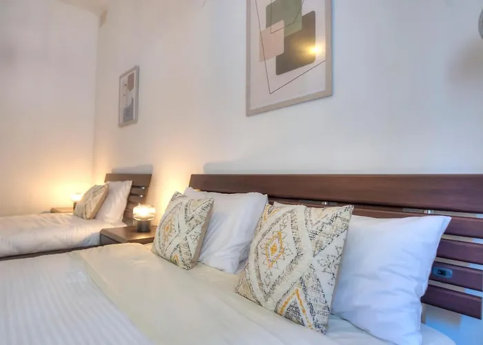 Enormous 3bedrooms Seafront With Balcony Pdeh1-1 * Sliema