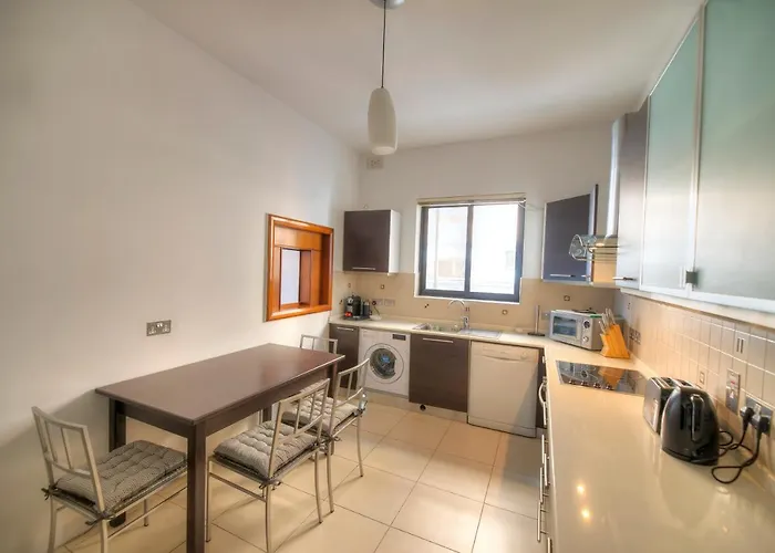 Enormous 3bedrooms Seafront With Balcony Pdeh1-1 Daire Sliema