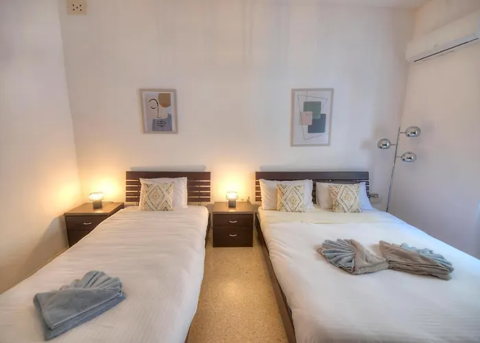 Daire Enormous 3bedrooms Seafront With Balcony Pdeh1-1 Sliema