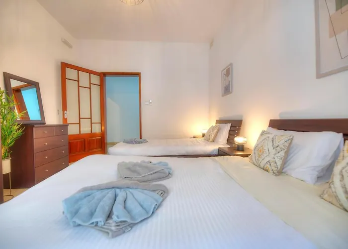 Apartment Enormous 3bedrooms Seafront With Balcony Pdeh1-1 Sliema