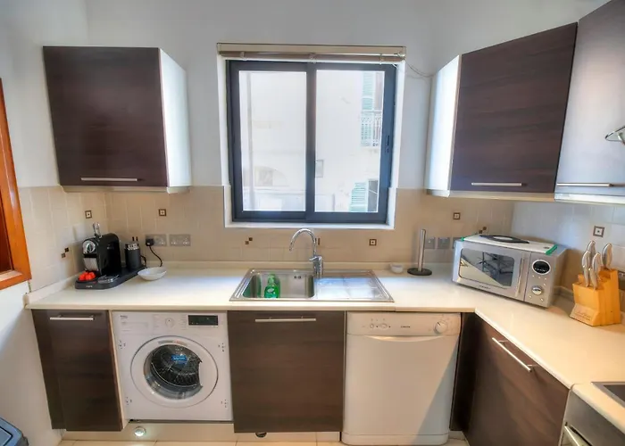 Enormous 3bedrooms Seafront With Balcony Pdeh1-1