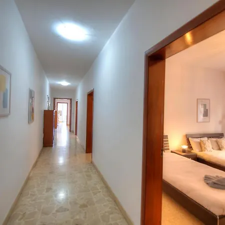 Enormous 3bedrooms Seafront With Balcony Pdeh1-1 Appartement