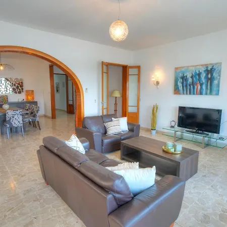 Enormous 3bedrooms Seafront With Balcony Pdeh1-1 Appartement *